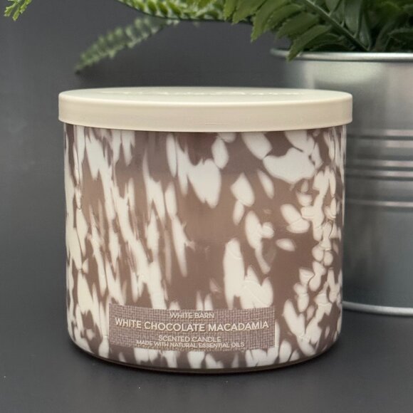 BBW White Chocolate Macadamia White Barn Bath & Body Works 3 Wick Candle - Picture 1 of 10